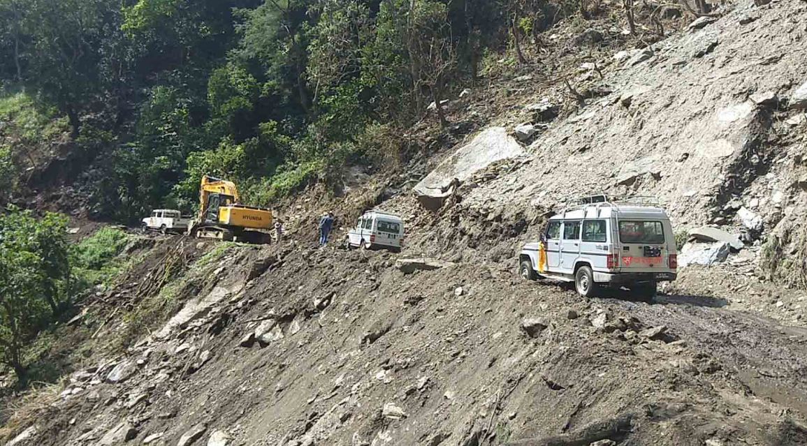 आन्तरिक सडक निर्माण धमाधम